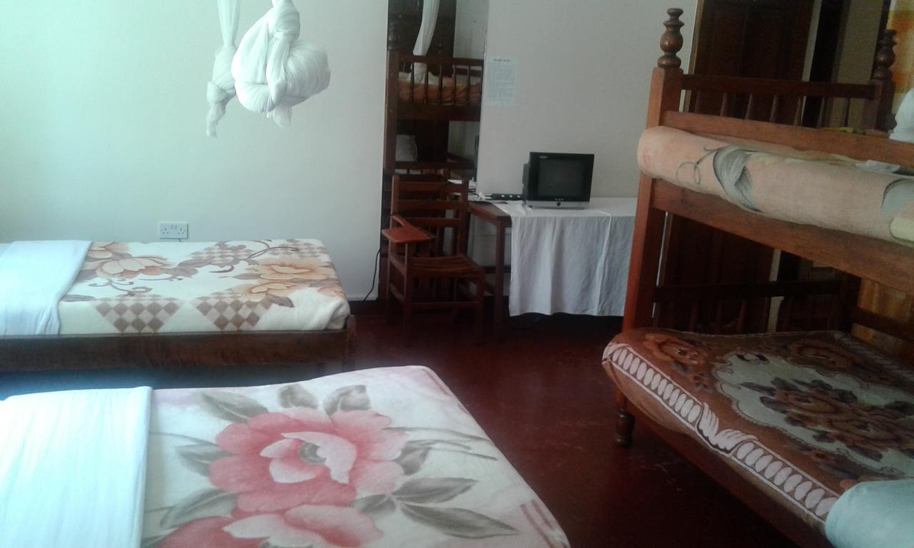 Skyway Hotel Ентебе Екстериор снимка